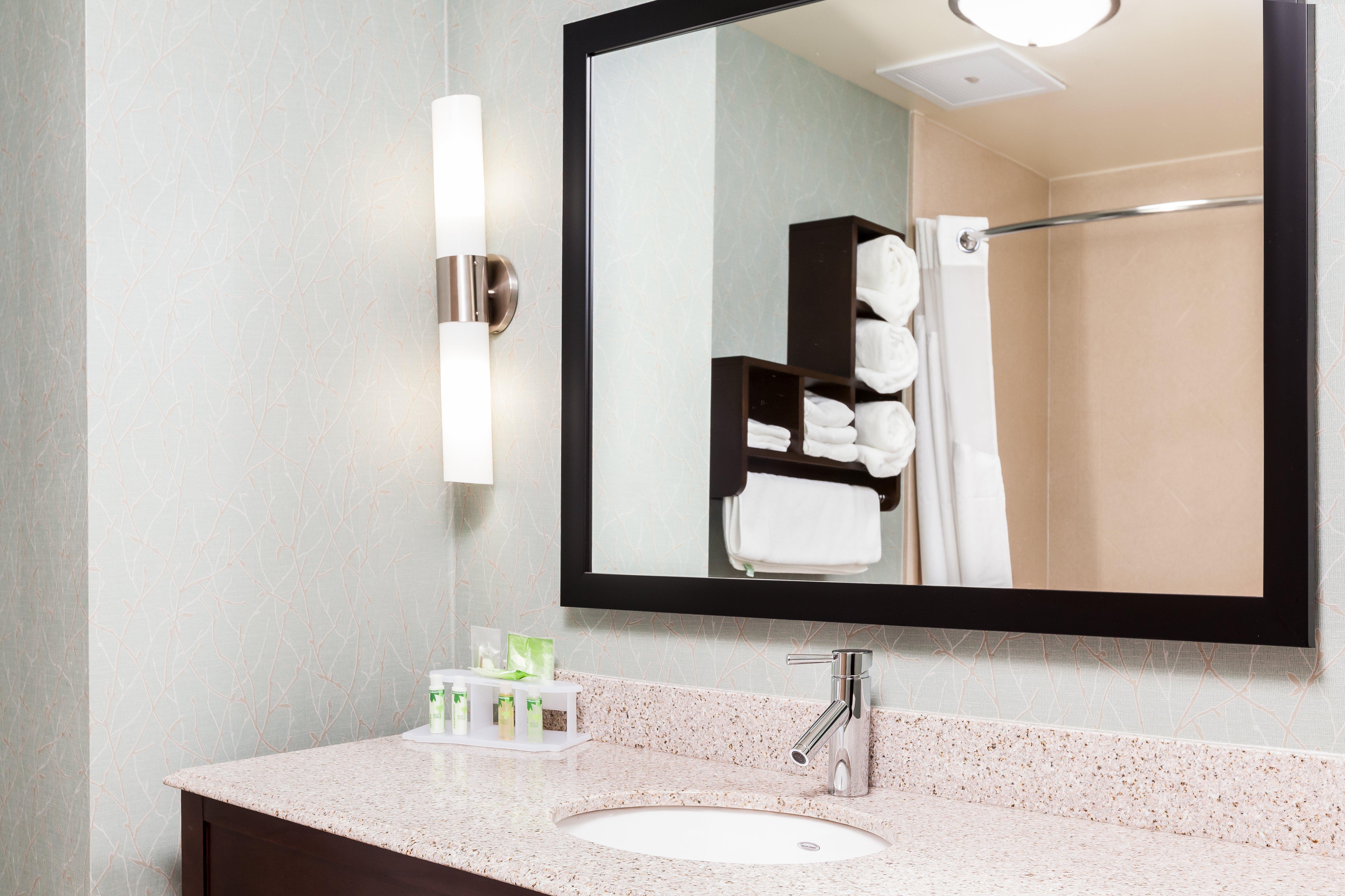 Holiday Inn Express & Suites Eureka By Ihg Екстериор снимка