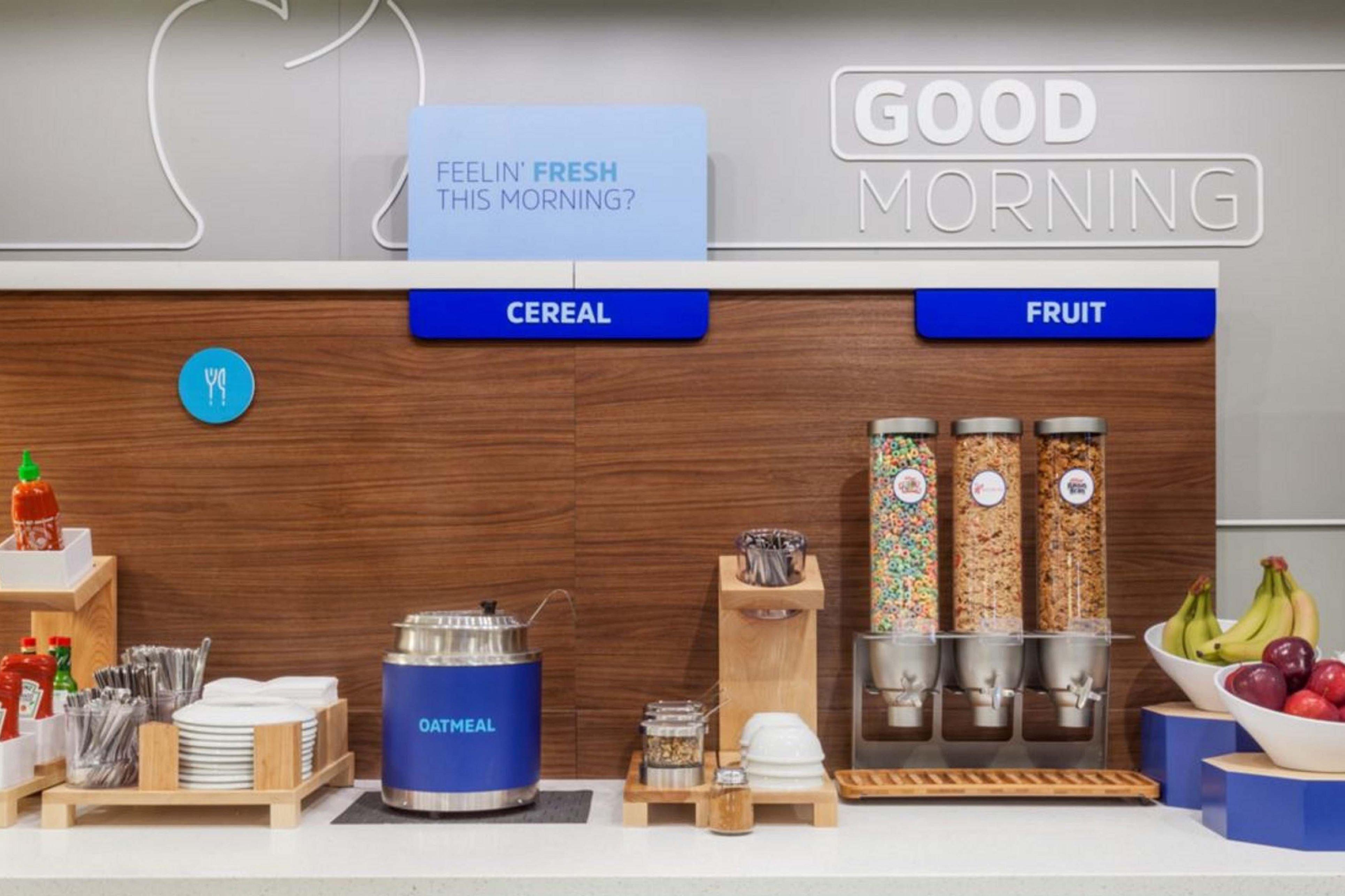 Holiday Inn Express & Suites Eureka By Ihg Екстериор снимка